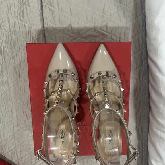 ❤️❤️❤️Valentino Rockstud Patent Heels in Poudre Color❤️❤️❤️ - Picture 15 of 16